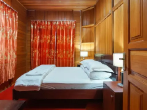 Villa Robert Hotels in Malalayang