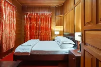 Villa Robert Hotels in Malalayang