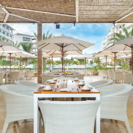 Villa La Valencia Beach Resort & Spa Los Cabos