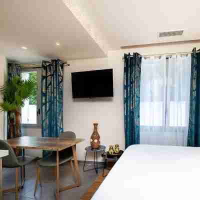 曼達拉海灘的傢俱齊全的開間拉叢林套房 Rooms