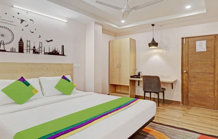 De Crown Luxury Hotel