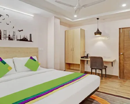 De Crown Luxury Hotel Hotels in Kakinada