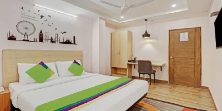 De Crown Luxury Hotel Hotels in 