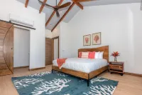 Casa Palmera 2 Bedroom Home by Redawning - parcheggio