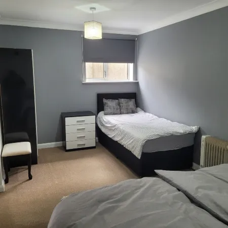 1 Bedroom - Sleeps 3 - Free Parking