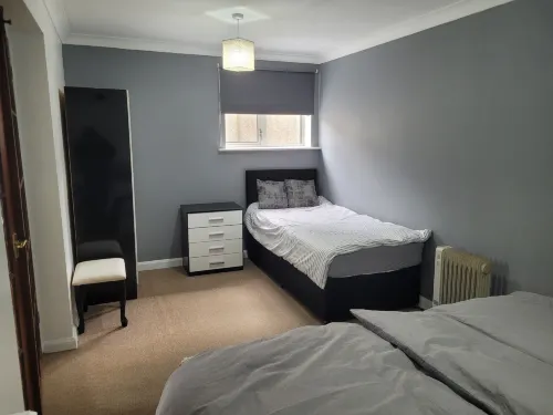 1 Bedroom - Sleeps 3 - Free Parking