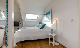 Bright Apartment Near Beach