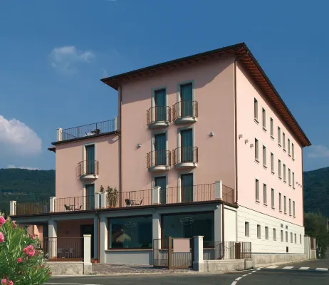 International Hotel Hotels in Iseo