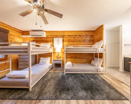 Mount Mitchell Eco Retreat Hotels in Yancey County