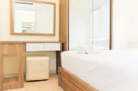 Nice and Comfort 2Br Apartment at Meikarta فنادق في South Cikarang