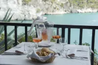 HANDWRITTEN, Baia Delle Zagare - Handwritten Collection - breakfast
