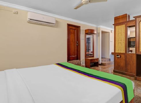 Treebo Surya Yatri Niwas