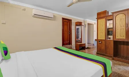 Treebo Surya Yatri Niwas