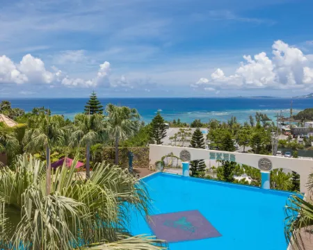 Okinawa Kariyushi Resort EXES Onna Hotel di Onna