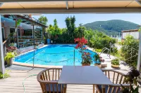 Hotel Grand Nefeli - Beach