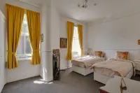 Stone Court House Hotels in West Farleigh