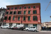 Verona House Aparthotel Hotel a San Zeno