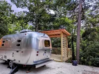 Airstream with Sunset Deck - Hytter