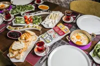 Konuk Hotel - С парковкой