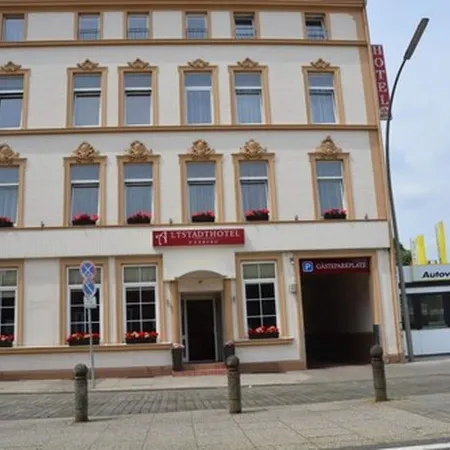 Altstadthotel Harburg Отели рядом с достопримечательностью «Харбург»