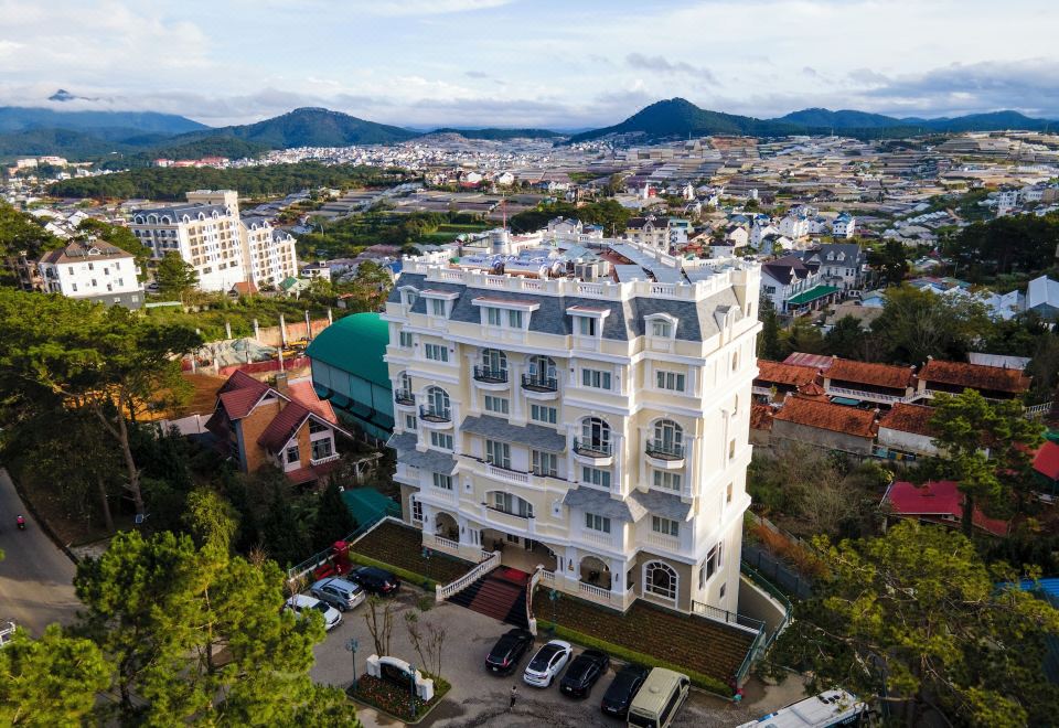 hotel overview picture