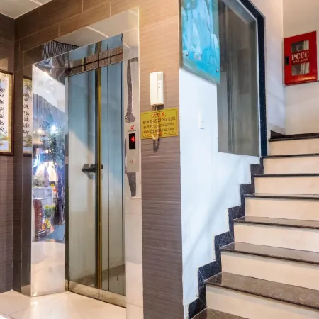 CAT PHUC HOTEL Отели рядом с достопримечательностью «Парк Dam Sen»