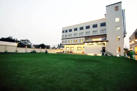 Hotel Trinetar Gardens Отели в г. Samba