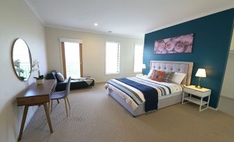 Modern 6BRM House Big Group at Pakenham