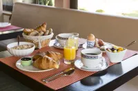 The Originals City, Hôtel Rey du Mont Sion, Saint-Julien-en-Genevois Sud Hotel a Cruseilles