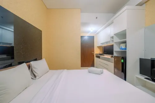 Homey and Comfort Living Studio Apartment Transpark Cibubur - parking