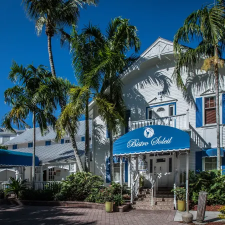 Olde Marco Island Inn and Suites