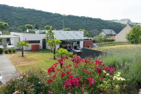 Brit Hotel Marvejols Отели в г. Омон-Обрак