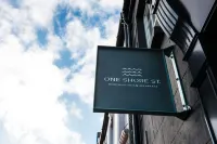 One Shore Street Hotel di 