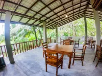 Leather Back Beach Villa Hotels in Kosgoda