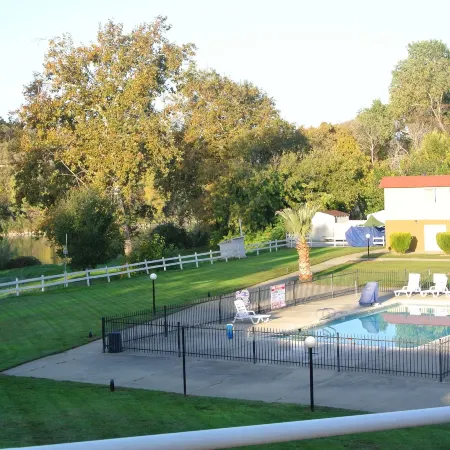 Travelodge by Wyndham Red Bluff South of Redding