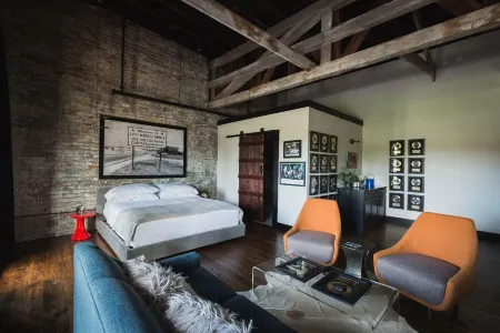 GunRunner Boutique Hotel Отели в г. Флоренс