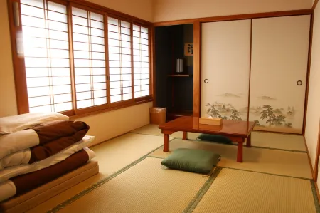 J-Hoppers Kumano Yunomine Guesthouse