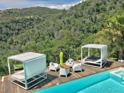 Villa Colina Hôtels à proximité de : Les Bungalows du Golfe - Camping Les Pruniers