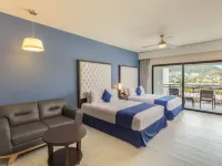 Médano Hotel & Suites Hoteles cerca de Centro comercial Puerto Paraíso