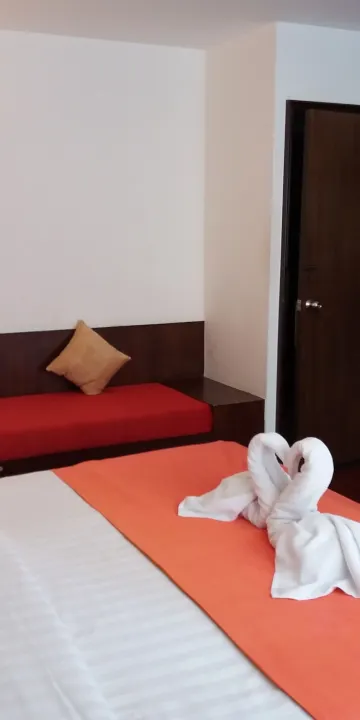 ห้องดีลักซ์ เตียงใหญ่ 1 เตียง