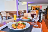 Oft Alfre Hotels - Goiânia - breakfast