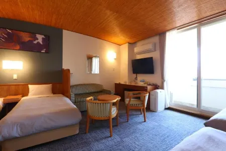 Shinnishiki Hotel Отели рядом с достопримечательностью «Пляж Ширара-Хама»