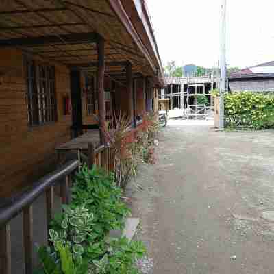 Paniman Bay Lodge Hotel Exterior