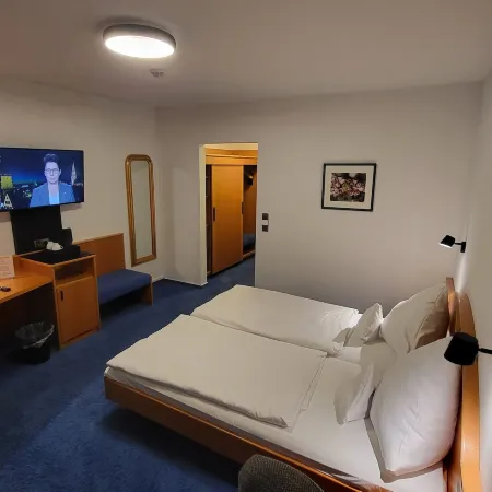 Hotel Schwanen Отели в г. Кель