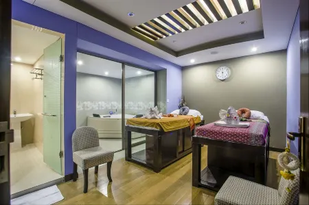 Rose View Hotel Отели рядом с достопримечательностью «Cross Bridge»