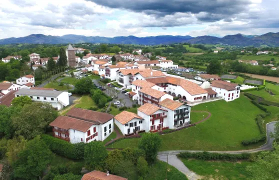 薩爾拉倫山巴斯克薩爾地區 VVF 度假園區