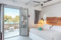 Paros Comfy Suites Hotels in Ampelas
