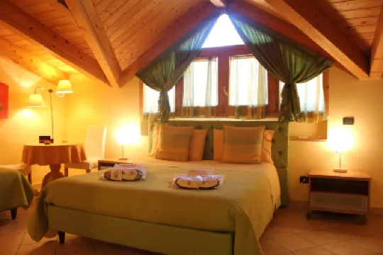 特拉亞尼多莫斯民宿