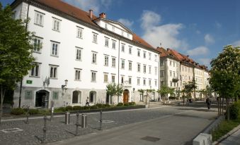 Zois Apartments