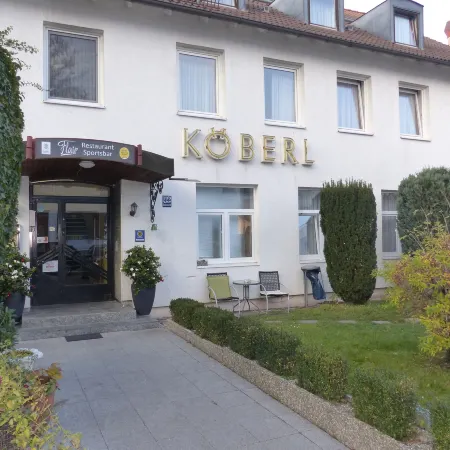 Hotel Pension Köberl Отели рядом с достопримечательностью «Железнодорожный вокзал Мюнхен-Фрайхам»